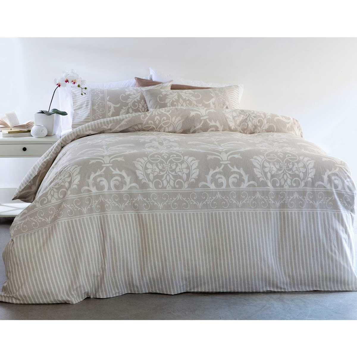 Damask Quilt Cover Set - Queen Bed