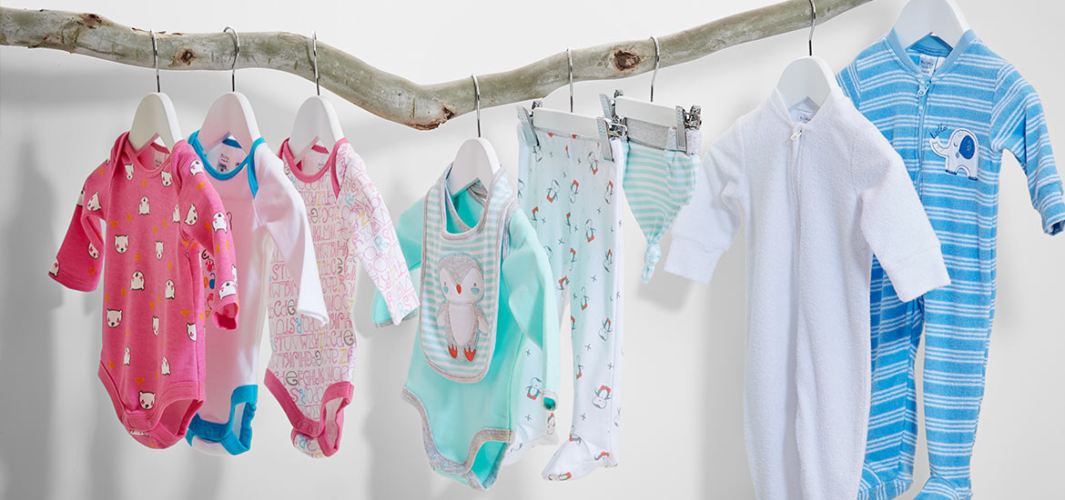newborn-essentials-5-clothing-features 