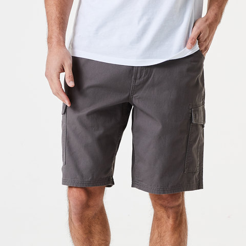 cargo shorts vs regular shorts
